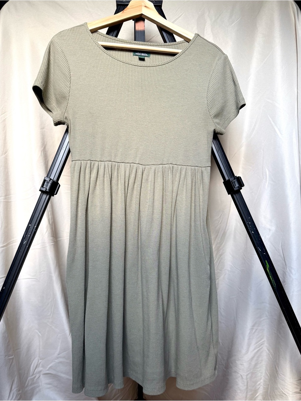 Sage Green Ribbed Short-Sleeve Dress